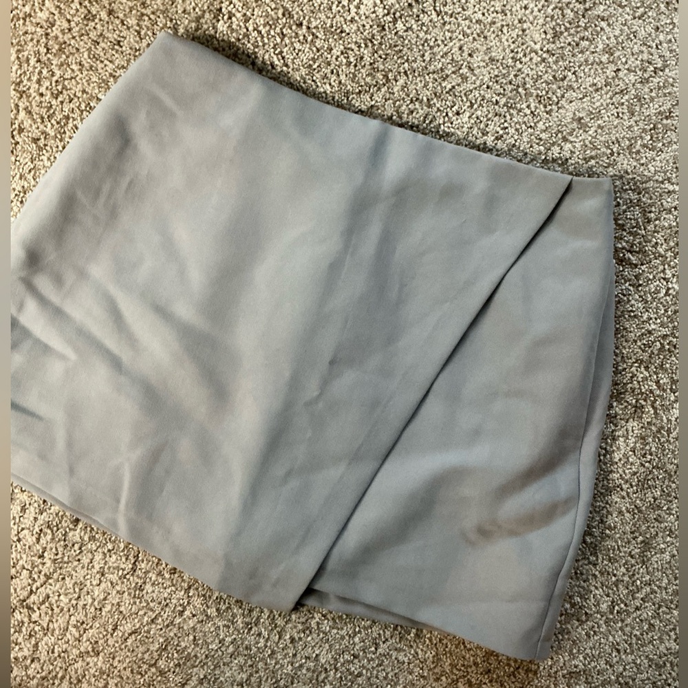 NWOT Abercrombie & Fitch Gray Mini Wrapped Skirt/Skort